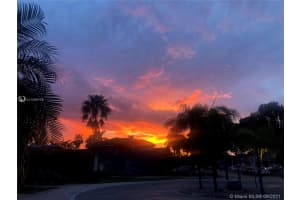 10626 NW 7th St, Pembroke Pines, FL 33026, Sold 09/28/21