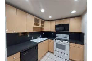 6701 NW 169th St APT B202, Hialeah, FL 33015, Sold 12/15/21