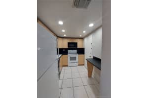 6701 NW 169th St APT B202, Hialeah, FL 33015, Sold 12/15/21