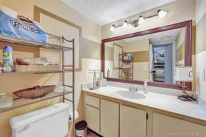 9470 NW 48th St, Sunrise, FL 33351, Sold 08/31/21