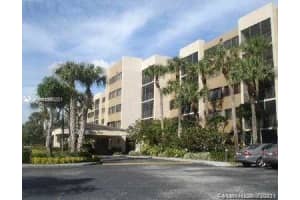 9735 NW 52nd St, Doral, FL 33178, Sold 10/08/21