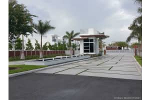 3315 NW 82nd Ct, Doral, FL 33122, Sold 10/05/21