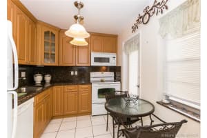 600 NE 14th Ave, Hallandale Beach, FL 33009, Sold 08/04/21