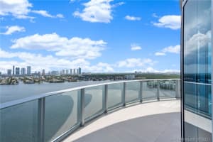 17111 Biscayne Blvd, North Miami Beach, FL 33160, Sold 06/16/22
