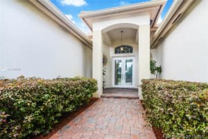 8490 S Lake Forest Dr, Davie, FL 33328, Sold 11/15/21