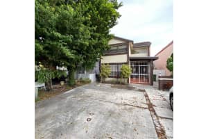 868 W 39th Pl, Hialeah, FL 33012, Sold 10/28/21