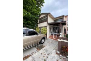 868 W 39th Pl, Hialeah, FL 33012, Sold 10/28/21