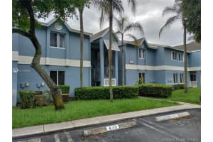 17330 NW 67th Pl, Hialeah, FL 33015, Sold 12/10/21