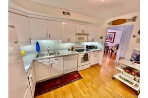 1420 Brickell Bay Dr #506d, Miami, FL 33131, Sold 09/29/21
