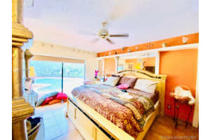 8125 NW 187th Terrace, Hialeah, FL 33015, Sold 10/25/21