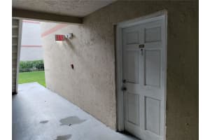 18850 NW 57th Ave, Hialeah, FL 33015, Sold 02/28/22