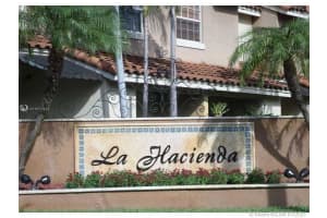 18314 NW 68th Ave, Hialeah, FL 33015, Sold 08/30/21