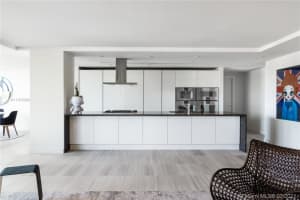 4701 Meridian Ave, Miami Beach, FL 33140, Sold 04/25/22