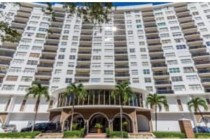 6039 Collins Ave, Miami Beach, FL 33140, Sold 12/17/21
