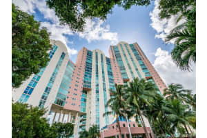3370 Hidden Bay Dr, Aventura, FL 33180, Sold 11/11/21