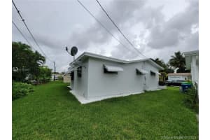 8230 NW 24th St, Sunrise, FL 33322, Sold 08/25/21