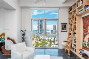 201 Aqua Ave, Miami Beach, FL 33141, Sold 04/26/22