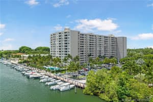 10 Edgewater Dr, Coral Gables, FL 33133, Sold 01/25/22