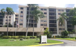 900 NE 195th St, Miami, FL 33179, Sold 02/02/22