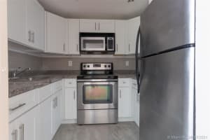 484 NW 165th St, Miami, FL 33169, Sold 12/17/21