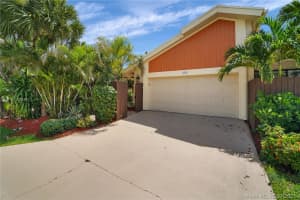 7517 Sierra Dr E, Boca Raton, FL 33433, Sold 08/31/21