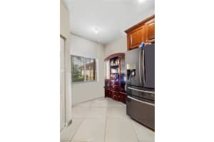 814 W Village Cir, Davie, FL 33325, Sold 10/14/21