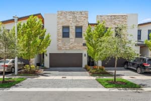 8116 NW 105th Ct, Doral, FL 33178, Sold 11/10/21
