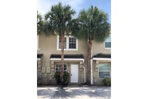312 SW 120th Ave, Pembroke Pines, FL 33025, Sold 08/31/21