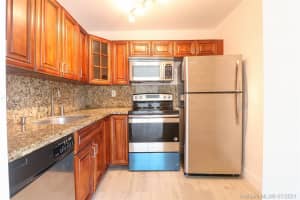 486 NW 165th St b101, Miami, FL 33169, Sold 12/17/21