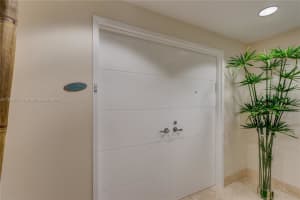 Trump Royale, 18201 Collins Ave, Sunny Isles Beach, FL 33160, Sold 06/15/22