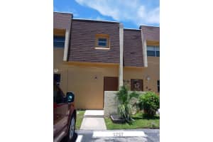 5757 Blueberry Ct, Lauderhill, FL 33313, Sold 09/22/21