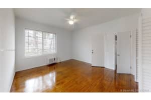 639 12th St, Miami Beach, FL 33139, Sold 09/30/21