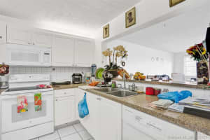 15461 SW 81st Cir Ln, Miami, FL 33193, Sold 09/24/21