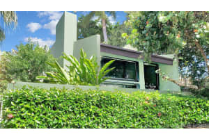 7500 Beach View Dr, North Bay Village, FL 33141, Sold 04/29/22