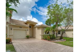 13032 NW 8th St, Pembroke Pines, FL 33028, Sold 09/30/21