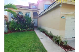341 W Royal Cove Cir, Davie, FL 33325, Sold 09/14/21