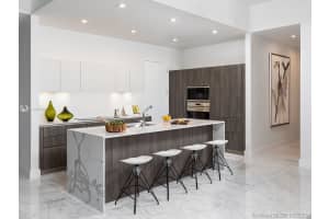 275 Giralda Ave #5a, Coral Gables, FL 33134, Sold 12/29/21