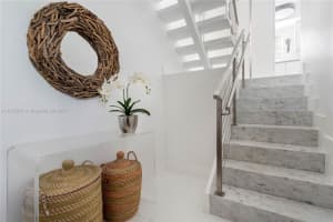 100 Jefferson Ave, Miami Beach, FL 33139, Sold 12/17/21