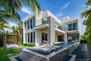672 S Shore Dr, Miami Beach, FL 33141, Sold 10/15/21