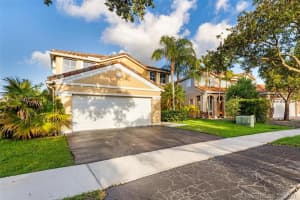 955 Falling Water Rd, Weston, FL 33326, Sold 10/01/21
