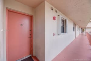 10255 NW 9th St Cir, Miami, FL 33172, Sold 09/02/21