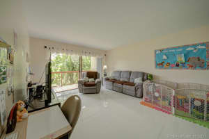 10255 NW 9th St Cir, Miami, FL 33172, Sold 09/02/21