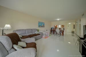 10255 NW 9th St Cir, Miami, FL 33172, Sold 09/02/21