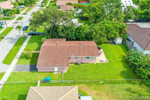 21210 NE 24th Ct, Miami, FL 33180, Sold 08/12/21