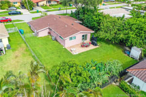 21210 NE 24th Ct, Miami, FL 33180, Sold 08/12/21