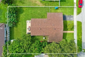 21210 NE 24th Ct, Miami, FL 33180, Sold 08/12/21
