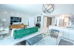 1331 Brickell Bay Dr #1402, Miami, FL 33131, Sold 11/01/21