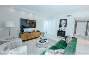 1331 Brickell Bay Dr #1402, Miami, FL 33131, Sold 11/01/21