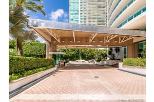 Add Building Entrance, 2127 Brickell Ave, Miami, FL 33129, Sold 12/03/21