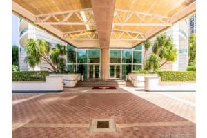 Add Building Entrance, 2127 Brickell Ave, Miami, FL 33129, Sold 12/03/21
